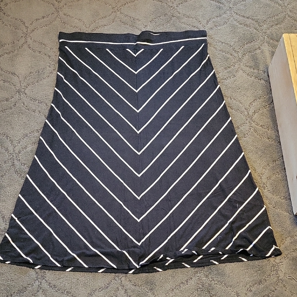 Ava & Viv Black Skirt with White Chevron Stripes